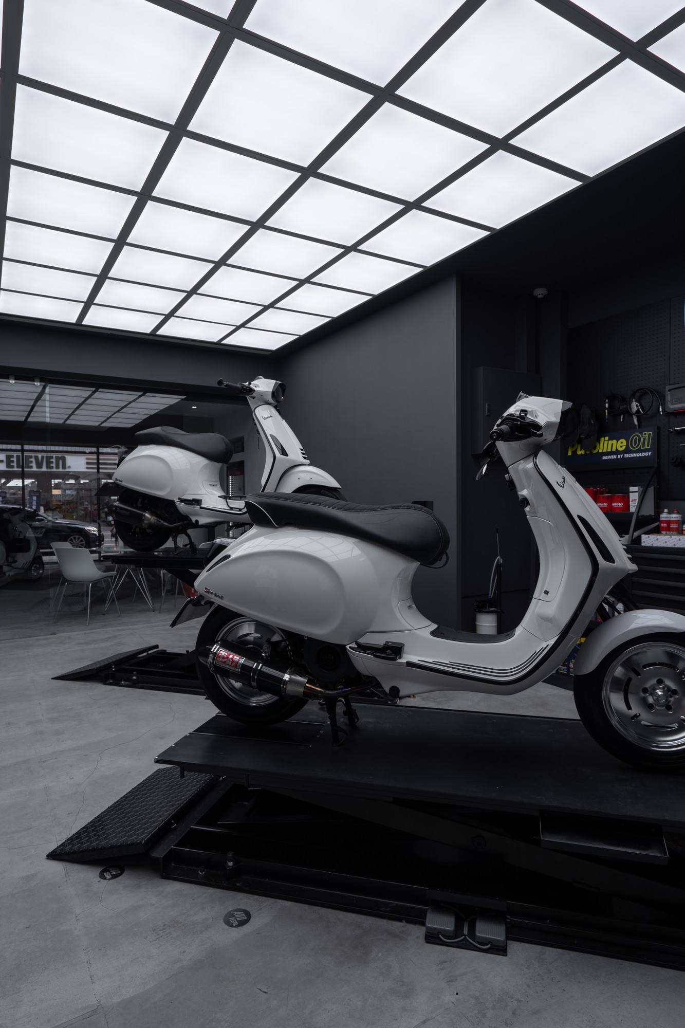 017 AND Vespa — 17