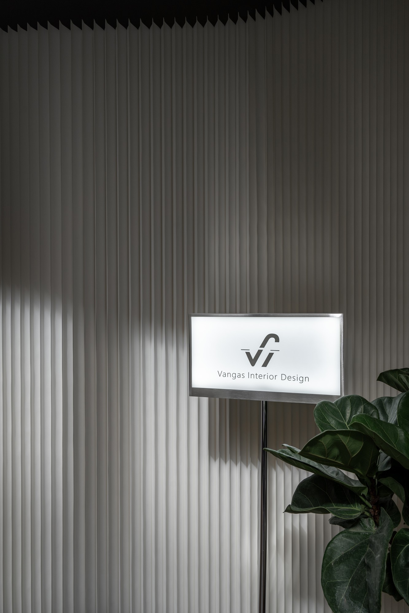 025 Vangas Office