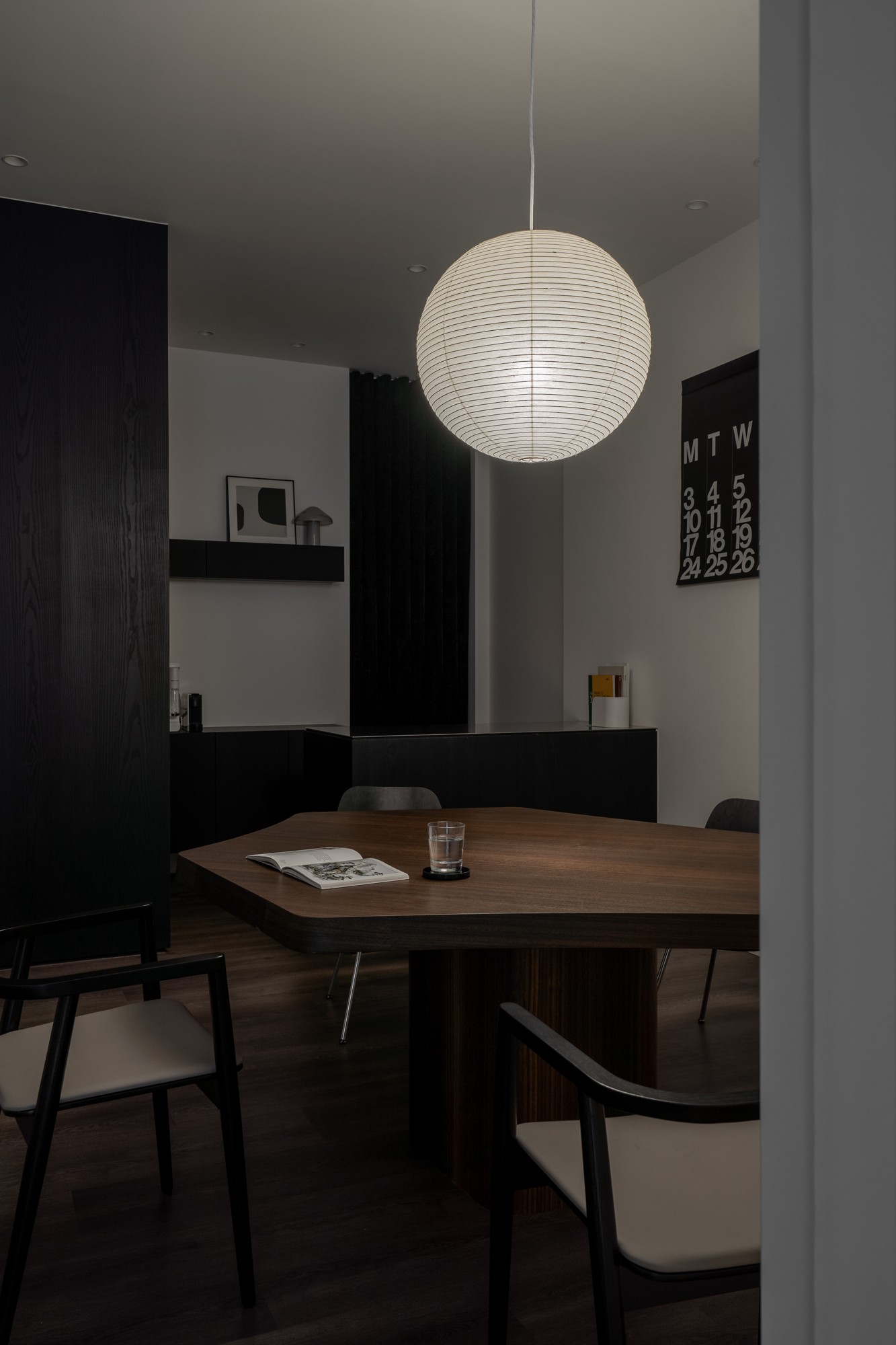 025 Vangas Office — 07