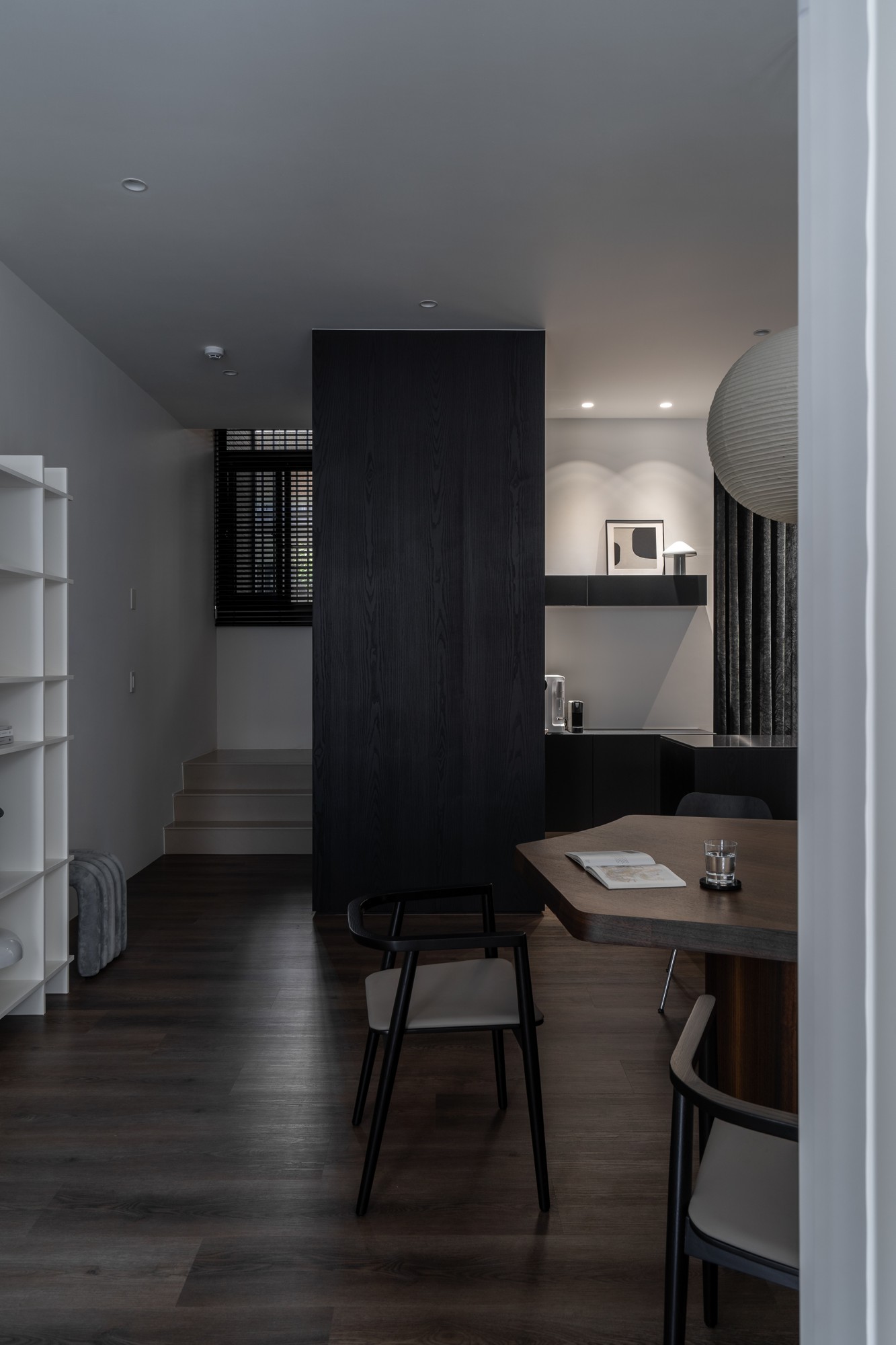 025 Vangas Office — 11